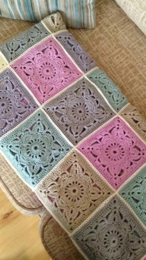 Beautiful idea for afghan Willow Crochet Blanket, Willow Square Crochet Blanket, Willow Granny Square Blanket, Willow Square Blanket, Willow Square Crochet, Willow Granny Square, Willow Square, Lidia Crochet Tricot, Crochet Patterns Ideas