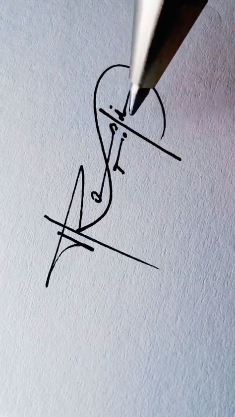 calligraphyvideo on Instagram: Comment your name below! 😊 Next signature? What are your thoughts? 💭 Rate it from 1-10! 😍 cc @extremofull22 #art #artist #signature… Q Signature Ideas, Artist Signature Ideas Design, Artist Signature Ideas, Nicole Signature, Cool Signature Ideas, P Signature, D Signature, Digital Ideas, Cool Signatures