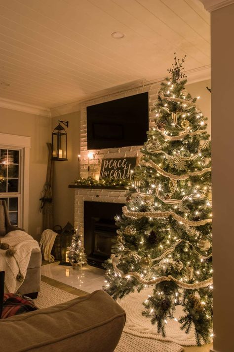 Home Décor, Beauty, Farmhouse, Christmas, Home Tour, Farmhouse Christmas, Christmas Home, At Night, Home Decor