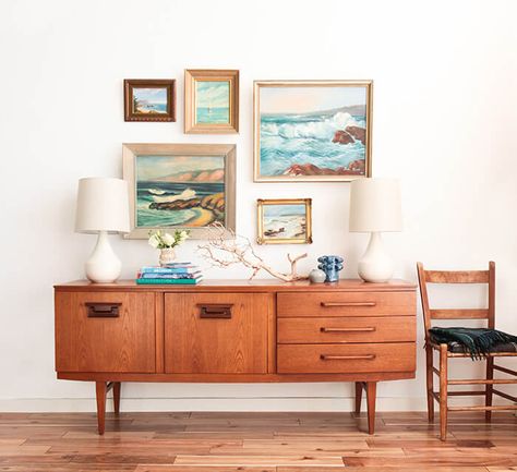 Credenza Styling, Casa Retro, Mid Century Credenza, Coastal Living Rooms, Emily Henderson, Hygge Home, Decor Guide, Retro Home Decor, Mid Century Modern House