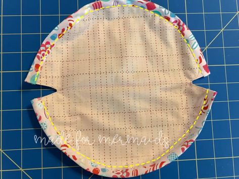 Drawstring Makeup Bag, Makeup Bag Pattern, Drawstring Bag Tutorials, Diy Makeup Bag, Sewing Machine Basics, Diy Bags Patterns, Beginner Sewing Projects Easy, Small Sewing Projects, Diy Sewing Clothes