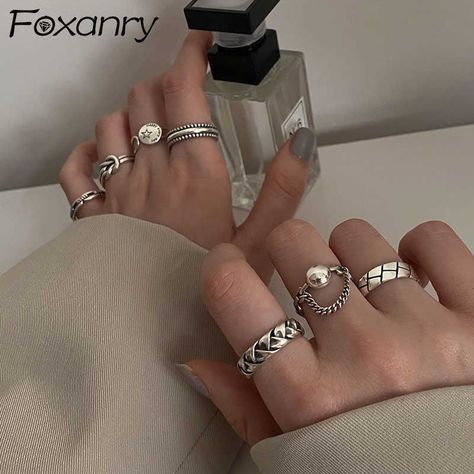 none Ring Inspo Jewelry Silver, Ring Inspo Jewelry, Rings Outfit, Simple Geometric Designs, Style Rings, Index Finger, Retro Geometric, Fashion Couple, Jewelry Inspo