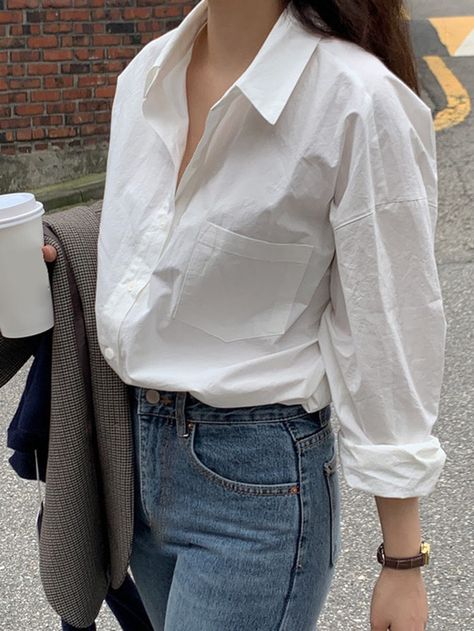 Collared Shirt Outfits, Blue Shirt Outfits, Outfits Con Camisa, Blue Shirt Women, White Shirt And Jeans, White Shirt Outfits, Drop Shoulder Shirt, Shirt Outfit Women, White Collared Shirt