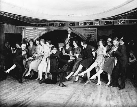 1920s Dance, Estilo Charleston, Charleston Dance, Dance Marathon, Dance Contest, Womens Liberation, Lindy Hop, Swing Dancing, Swing Dance