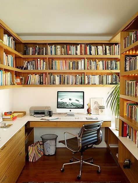 Home Libraries, Library Workspace, Small Home Library Design, Small Home Library, Home Library Design Ideas, Home Office Library, Mini Library, Decor Studio, Home Library Design