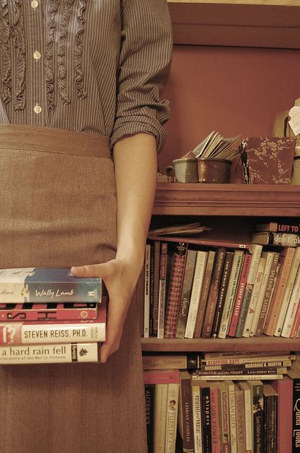 Self Portrait With Books, Librarian Style, Librarian Chic, Studio Foto, Girl Reading, Coffee And Books, 8x10 Print, Fotografi Potret, I Love Books