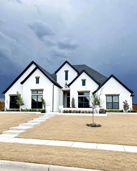 White Home Exterior, Broadmoor House, Ranch Farmhouse, White Modern Farmhouse, White Exterior Houses, Black Roof, Dream Farmhouse, Dream Life House, Casa Country