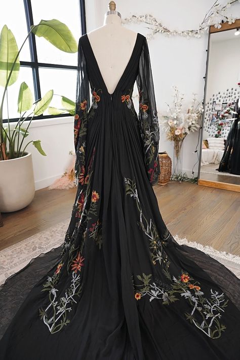 Dark Wedding Dress, Pagan Wedding Dresses, Black Floral Wedding, Floral Rustic Wedding, Goth Wedding Dresses, Bridal Maxi, Bridal Maxi Dress, Rustic Wedding Dress, Unusual Wedding Dresses