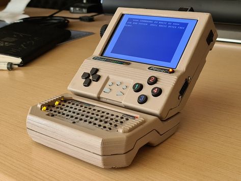 Diy retro handheld with keyboard, gamepad and screen. Retro Handheld, Diy Retro, Tech Aesthetic, Retro Tech, Retro Gadgets, Computer History, Computer Room, Old Computers, Electronics Design