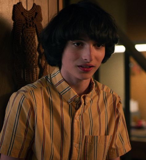 Finn Wolfhard in Stranger Things 3. (Source: Netflix) Stranger Things Mike, Mike Wheeler, Finn Stranger Things, Stranger Things Poster, Stranger Things Season 3, Stranger Things 3, Stranger Things Characters, Finn Wolfhard, Stranger Things Wallpaper