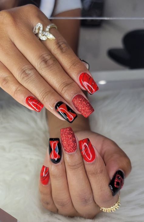 Black Widow Inspired Nails, Nail Ideas Marvel, Superhero Nails Marvel, Black Widow Nails Design, Black Widow Nail Art, Marvel Nails Simple, Marvel Nail Ideas, Wanda Maximoff Nails, Scarlet Witch Nails