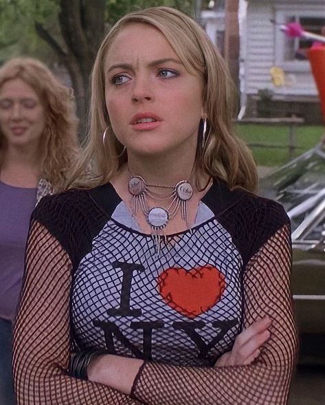 00s Outfits, Iconic Movie Characters, Happy 20th Anniversary, Teenage Drama, Girly Movies, Clever Halloween Costumes, Friday Outfit, Hallowen Costume, Queen Outfit
