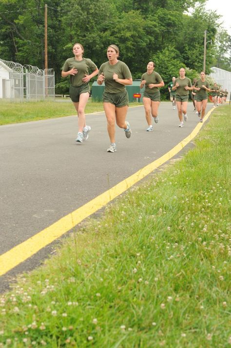 Female Candidate Q: Running and Lower Body Preparation Women In Combat, Sprint Workout, Army Workout, Military Motivation, Military Workout, Female Marines, My Core, Military Marines, Run Time