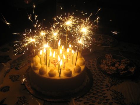 sparkly cake 1 http://www.pinterest.com/sheryl262/happy-birthday/ Sparkler Birthday Cake, Sparkling Candles Birthday, Birthday Cake Candles Sparklers, Birthday Candles Sparkling, Cake Sparklers, Sparkly Cake, Sparkling Candle, Sparkler Candles, Sweet 17