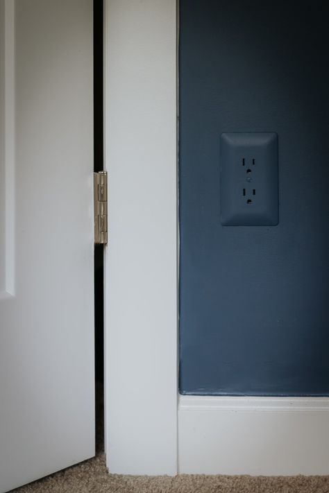 Outlets On Dark Walls, How To Paint Outlet Covers, Painting Switch Plate Covers, Wall Outlet Painting, Painted Switch Plate Covers, Paint Light Switch Covers, Paint Outlet Covers, Paint Outlets, Outlet Covers Ideas
