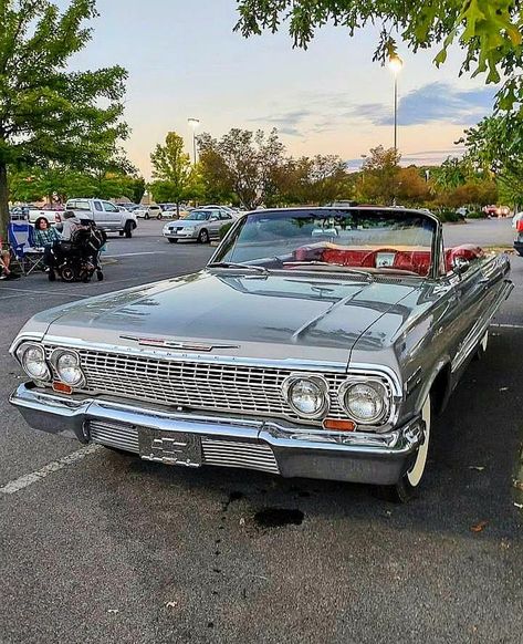 Chevrolet Old Cars, Old Convertible Cars, Old Cars Vintage, Impala Car, Chevrolet Impala Convertible, Impala Convertible, Old Fashioned Cars, Vintage Chevrolet, 70s Cars