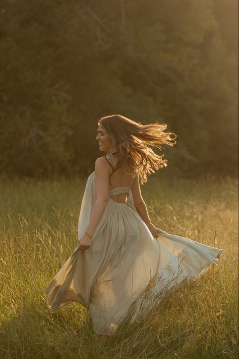 Nature, Flowy Dress Field Photoshoot, Golden Hour Dresses, Dry Field Photoshoot, Senior Photo Poses Dress, Ethereal Edgy Aesthetic, Ethereal Field Photoshoot, Summer Field Pictures, Golden Field Aesthetic