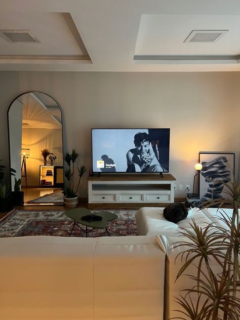 #living Living Room Tv Area Decor, Studio Living Room Decor, Living Room Ideas Split Level, Dinner Party Living Room, Tv Mounted Living Room, Modern Moody Apartment, Apartment Functional Decor, New York Condo Aesthetic, Living Room Small Tv Wall