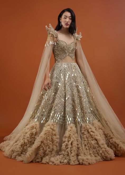 Gowns For Engagement Indian, Engagement Gowns Indian, Party Dresses For Ladies, Reception Lehengas, Indian Reception Outfit, Engagement Gown, Asian Wedding Dress Pakistani, Reception Gowns, Engagement Gowns