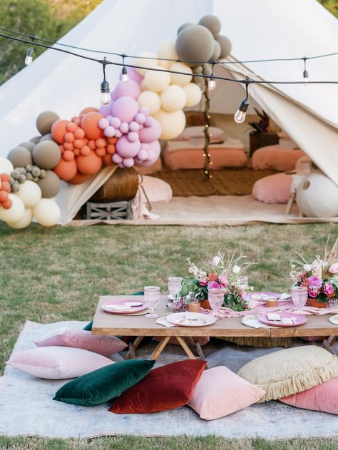 Boho Chic Glamping Party - a Rentable Tent Experience Backyard Glamping, 18th Birthday Ideas, Glamping Birthday Party, Luxury Backyard, Glamping Birthday, 18th Birthday Party Themes, Chic Birthday Party, 18th Birthday Decorations, Glamping Party