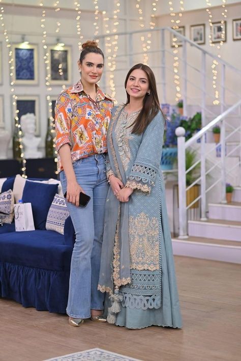 Top ladies dress designs for india and pakistan Bazo Design Pakistani, Chiffon Frocks, Lace Dress Design, Latest Dress Design, Pakistani Fancy Dresses, Womens Trendy Dresses, Stylish Short Dresses, Frocks Designs