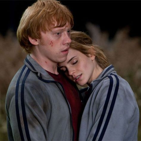 Ron Weasley & Hermione Granger in "Harry Potter and the Deathly Hallows: Part 1" Ron Weasley, Hermione Granger, Hermione, Deathly Hallows Part 1, Harry Potter Movie, Ron Weasley Hermione Granger, The Deathly Hallows, Good And Bad, Deathly Hallows