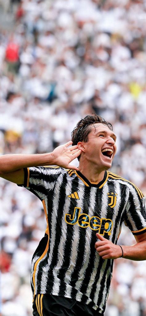 𝕱𝖔𝖑𝖑𝖔𝖜 𝖒𝖊 𝖕𝖑𝖊𝖆𝖘𝖊❤ Juventus Wallpapers Iphone, Federico Chiesa Wallpaper, Chiesa Wallpaper, Football Players Wallpaper, Ronaldinho Wallpapers, Juventus Team, France National Football Team, Adidas Kit, Juventus Players