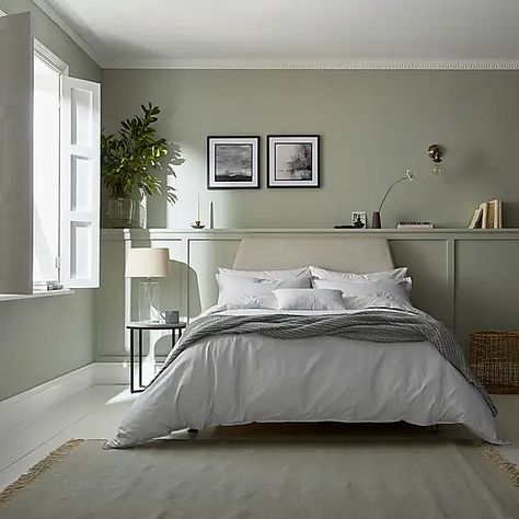 Light Green Bedrooms, Sage Bedroom, Green Bedroom Walls, Sage Green Bedroom, Bedroom Wall Colors, Redecorate Bedroom, Spare Bedroom, Bedroom Green, Green Rooms