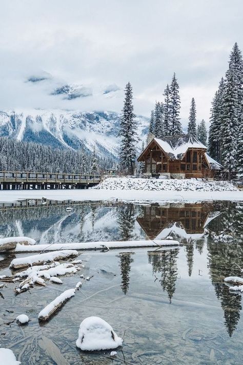 Planning a trip in winter to Banff and Jasper National Parks might seem crazy to some, but it can also be the best cold-weather vacation you've ever taken. Use this guide to find the best things to do in Banff in winter, the best places to stay in Banff, and the best places to eat in Banff. Plus, you'll find a Banff winter packing list and other tips for traveling to Banff in winter. #banffcanada | Banff winter travel guide | jasper national park winter travel | banff canada winter things to do Yoho National Park Canada, Banff Winter, Canada National Parks, Yoho National Park, Banff Canada, It's The Weekend, Snow Trip, Emerald Lake, Photography Guide