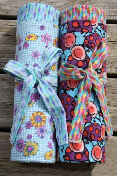 How to Make Extra-Large, Reversible, Flannel Receiving Blankets for Baby Sewing Practice Sheets, Receiving Blankets Diy, Sewing Practice, How To Sew Baby Blanket, Fleece Blanket Diy, Blankets For Baby, Homemade Blankets, Baby Blanket Tutorial, Baby Gifts To Make