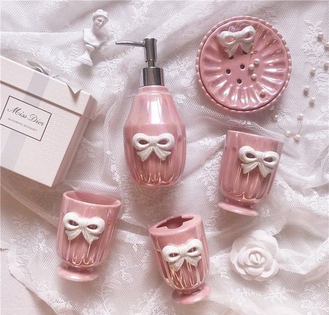 Girly Bathroom, Girl Bathrooms, Pink Bathroom Decor, Coquette Room, Aesthetic Bathroom, Bathroom Accessories Sets, Pearl Pink, Lotion Bottle, Cute Bedroom Decor