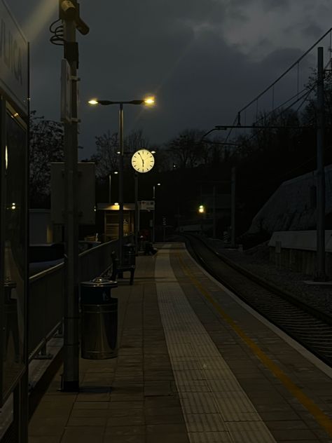 Tumblr, House Of Night Aesthetic, Night Time Asethic, Outside Aesthetic Night, Train Aesthetic Night, Train Night Aesthetic, Night Aesthetic Pfp, Night Room Aesthetic, Night Core Aesthetic