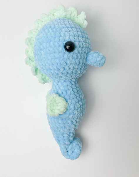 Rose and Lily Amigurumi: Crochet Seahorse - Free Crochet Pattern Amigurumi Patterns, Crochet Blue Amigurumi Free Pattern, Free Pattern Crochet Plushies, Cool Crochet Animals, Crocheted Sea Animals, Rose And Lily Amigurumi, Crochet Patterns Youtube, Amigurumi Plushie Free Pattern, Seahorse Crochet Pattern Free