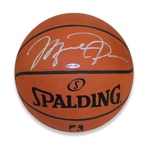 Michael Jordan Autograph, Spalding Basketball, Basketball Signs, Basketball Memorabilia, Chris Bosh, Michael Jordan Jersey, Scottie Pippen, Dwyane Wade, Ground Floor Plan