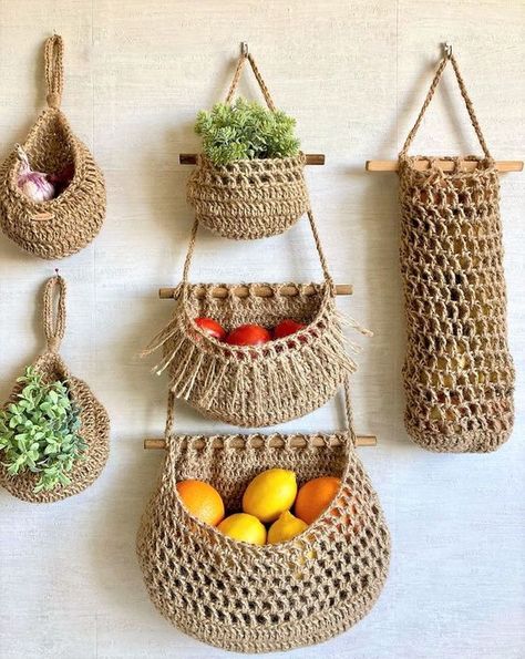 Crochet Storage Baskets, Crochet Storage, Pola Gelang, Crochet Basket Pattern, Pola Sulam, Crochet Home Decor, Tea Cozy, Crochet Diy, Macrame Ideas