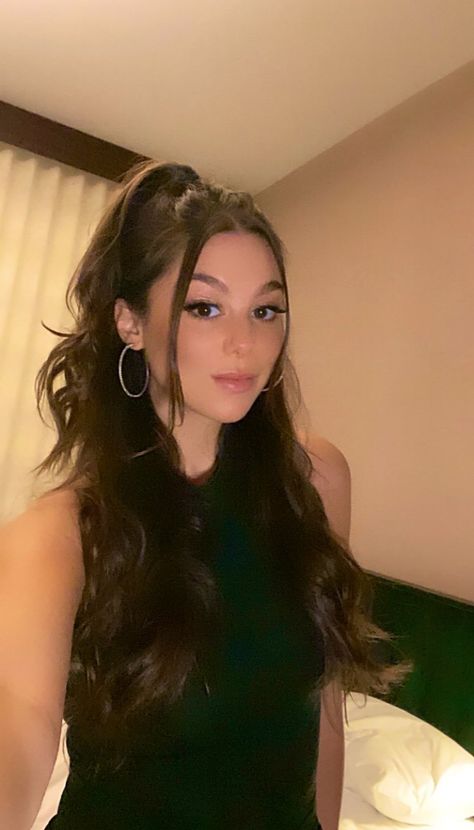 Kira Kosarin Mean Girls, Nicki Minaj, Phoebe Thunderman, Kira Kosarin, Raw Women's Champion, Scarlet Witch Marvel, Girl Crushes, Woman Crush, Hottest Celebrities