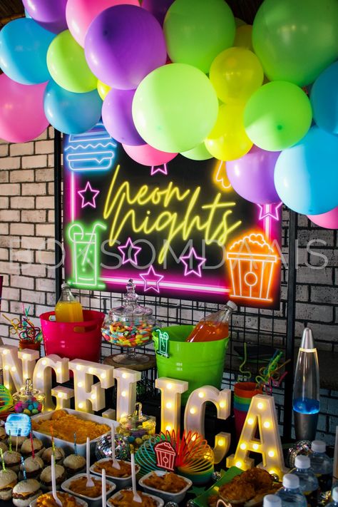 Food For Glow In The Dark Party, Glow Party Food Table, Sweet 16 Party Ideas Neon, Neon Graduation Party Ideas, Neon Party Foods, Caramel Cupcake Filling, Glow Party Food, Teen Party Ideas, Treats Table