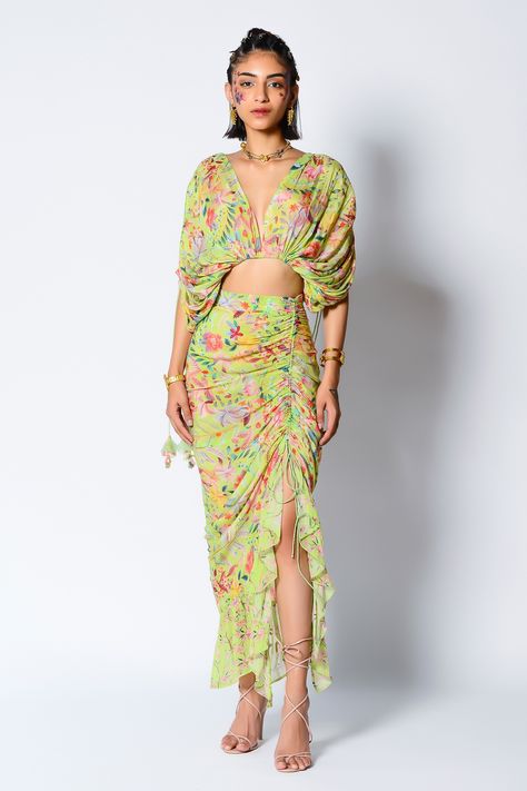 Buy Green Crepe Floral Motifs V Neck Love Bird Drama Crop Top And Skirt Set For Women by Rishi & Vibhuti Online at Aza Fashions. Printed Code Sets Women, Lime Outfit Aesthetic, Summer 2024 Print Trends, Drape Skirt Outfit, Drape Outfits, Draped Skirt Outfit, Drapped Skirt, Skirt And Top Western Outfit, Drape Top Pattern