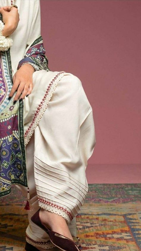 ♬★ Haute Couture, Couture, Botam Design Salwar, Punjabi Salwar Designs For Stitching, Bottom Designs Salwar, Salwar Pants Pakistani, Bottom Designs Pants Pakistani, Simple Salwar Designs, Pakistani Salwar Kameez Simple