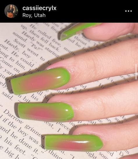 Pink Nails Green Tips, Nails Acrylic Green And Pink, Pink And Green Jelly Nails, Pink Green Aura Nails, Pink And Green Square Nails, Pink Hair Green Outfit, Nail Art Pink And Green, Aura Nails Green And Pink, Aura Nail Inspiration