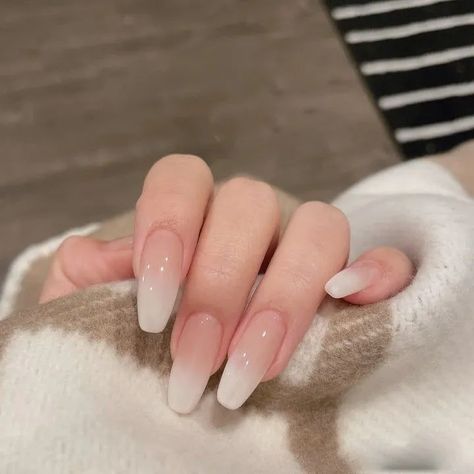 Kim Kardashian Nails, Kardashian Nails, Subtle Nails, Blush Nails, Pretty Gel Nails, Soft Nails, Jelly Nails, Cat Kuku, Beauty Nail