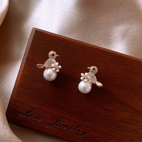 Bird Earrings Gold, Gold Earrings For Kids, Small Earrings Gold, White Pearl Jewelry, Kids Earrings, Gold Jewelry Simple, Bridal Gold Jewellery Designs, Stud Earrings For Women, Bird Earrings