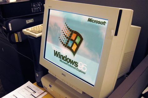 90s Kids, 1990s Kids, Floppy Drive, Windows 95, Computer Tower, Old Computers, Digital Trends, Pc Gamer, Microsoft Windows