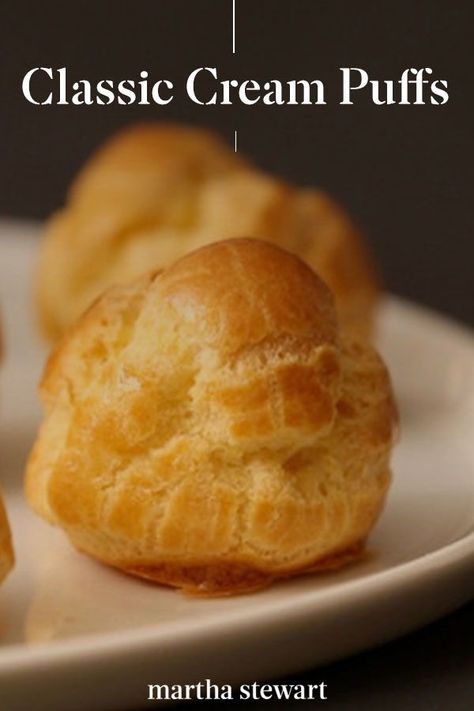 Cream Puffs Recipe Easy, Homemade Cream Puffs, Pastries Recipes Dessert, Cream Puff Recipe, Thanksgiving Desserts Easy, Puff Recipe, Quick Easy Desserts, Cream Puff, Almond Joy