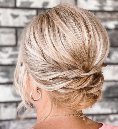 Mother-of-the-Bride Bouffant Updo for Short Hair Wedding Hair For Bob Haircut, Half Up Wedding Hair Short, Messy Updos For Short Hair, Bouffant Updo, Black Braided Updo, Neck Length Hair, Mother Of The Bride Hairstyles, Updos For Short Hair, Medium Length Updo