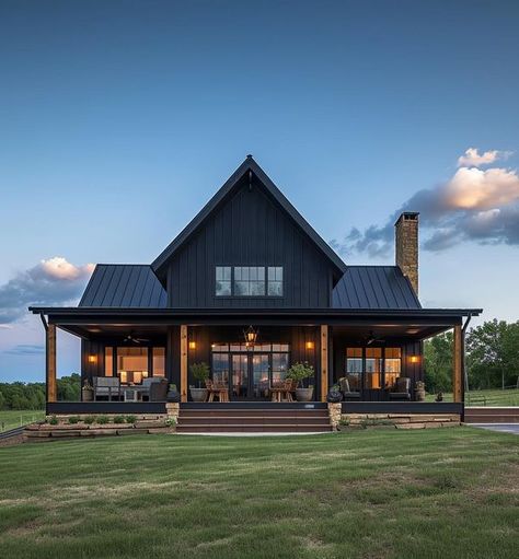 Black Barndominium Exterior, 40x60 Pole Barn House Plans, Barnodium Homes, House Plans With Loft, Affordable Barndominium, Black Home Exterior, Barndominium With Shop, Barndominium Exterior, Pole Barn House