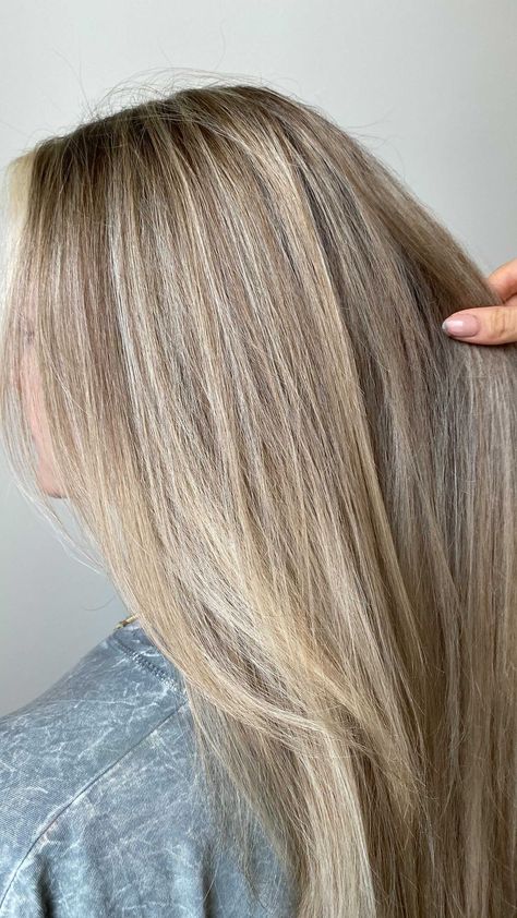 CAMILA DIAZ l TORONTO HAIR ARTIST ✄’s Instagram post: “⚡️🤍𝗁𝗂𝗀𝗁𝗅𝗂𝗀𝗁𝗍𝗌🤍⚡️ . . . The gorgeous girl came in for a full head of highlights to brighten everything up for the summer🌞 I hope you love…” Head Full Of Highlights, Half Head Highlights On Brown Hair, Half Head Of Highlights Blondes, Half Head Highlights Light Brown Hair, Full Head Highlights Brown Hair, Full Head Of Highlights On Brown Hair, Full Head Highlights Blonde, Full Head Of Blonde Highlights, Full Head Blonde Highlights