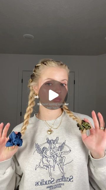 Olivia Dayton on Instagram: "my favorite summer hairstyle!! heatless wave tutorial up on tiktok ❣️❣️
•
•
•
#hairhowto #heatlesscurls #wavyhair #wavyhairstyle #wavyhairdontcare #summerhair #twistbraids" Olivia Dayton, Wave Tutorial, Twist Tutorial, Braided Waves, Heatless Waves, Waves Tutorial, Summer Hairstyle, Summer Waves, Heatless Curls