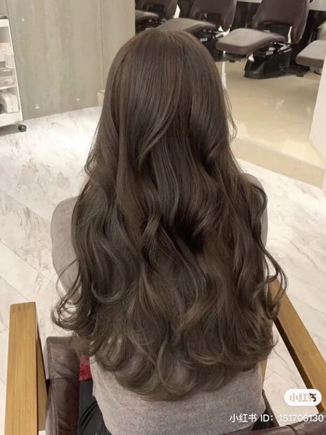 Cool Tone Brown Hair Asian, Cool Tone Brown Hair Korean, Brown Hair Color Cool Tone, Ash Brown Wavy Hair, Frosted Brown Hair Color, Medium Brown Ashy Hair, Cappucino Brown Hair Color, Matt Brown Hair Color, Mouse Brown Hair Color