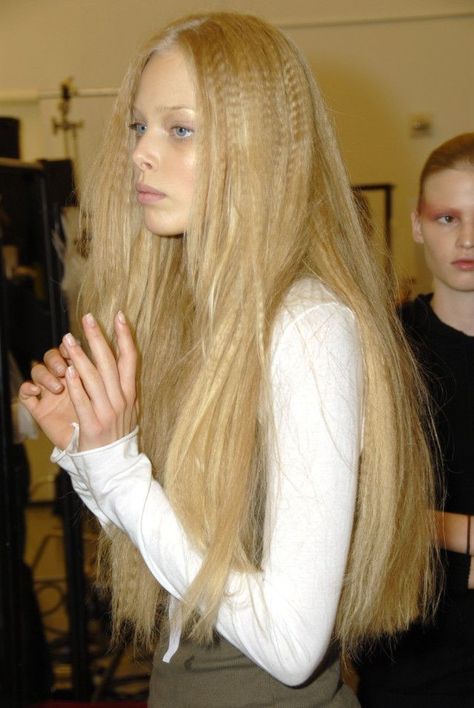 Tumblr, Tanya Dziahileva Backstage, Elegant Long Sleeve Wedding Dresses, Tanya Dziahileva, 90s Fashion Models, Russian Baby, Models Backstage, Vs Models, 90s Supermodel